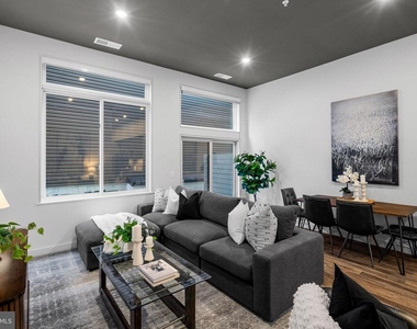 525 N 41st Street - Photo Thumbnail 5
