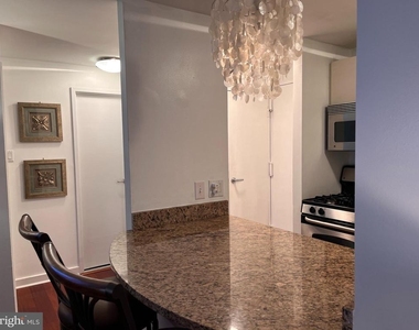 219 S 18th Street - Photo Thumbnail 10
