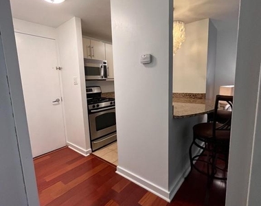 219 S 18th Street - Photo Thumbnail 6