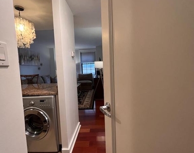 219 S 18th Street - Photo Thumbnail 7