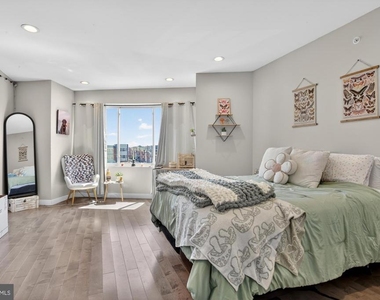 1650 Point Breeze Avenue - Photo Thumbnail 13