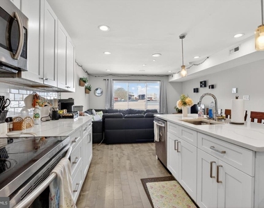 1650 Point Breeze Avenue - Photo Thumbnail 3
