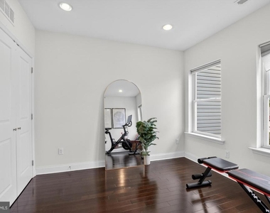 2115 Carpenter Street - Photo Thumbnail 13