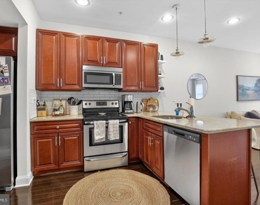 2115 Carpenter Street - Photo Thumbnail 1