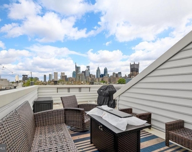 2115 Carpenter Street - Photo Thumbnail 24