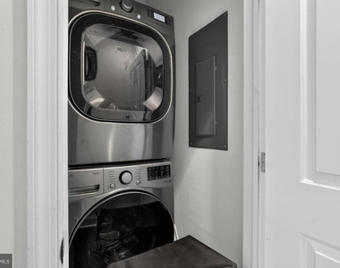 2115 Carpenter Street - Photo Thumbnail 15
