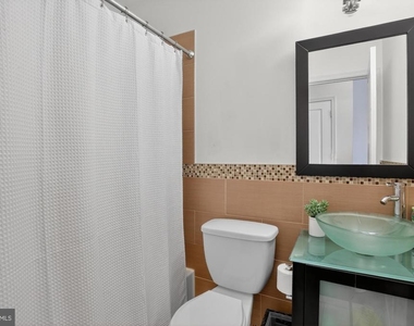2115 Carpenter Street - Photo Thumbnail 14