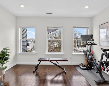 2115 Carpenter Street - Photo Thumbnail 11