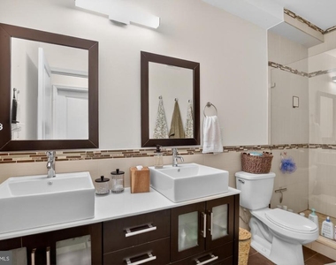 2115 Carpenter Street - Photo Thumbnail 20
