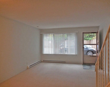 442 S 1st Street - Photo Thumbnail 6