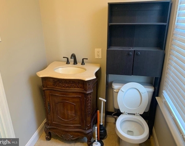 457 Walnut Street - Photo Thumbnail 10