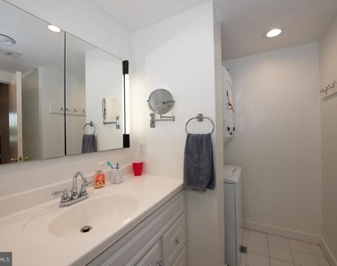 1637 Oakwood Drive - Photo Thumbnail 10