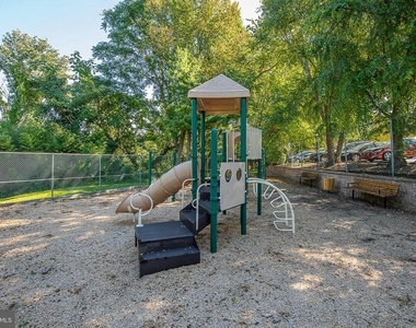 1637 Oakwood Drive - Photo Thumbnail 22