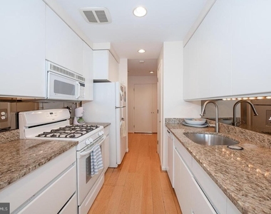 1637 Oakwood Drive - Photo Thumbnail 5