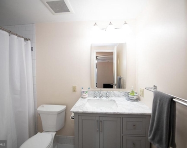 1637 Oakwood Drive - Photo Thumbnail 15