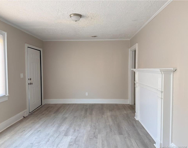 307 Hawthorne Drive - Photo Thumbnail 1