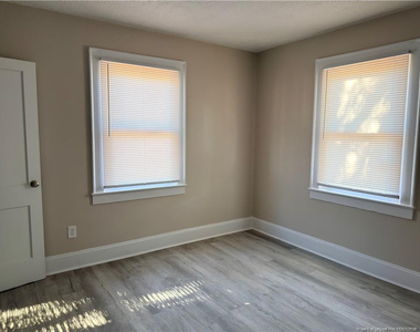 307 Hawthorne Drive - Photo Thumbnail 7