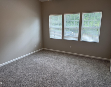 705 Glen Road - Photo Thumbnail 7