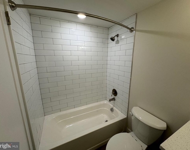 13 Charlton Street - Photo Thumbnail 3