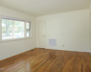 111 Isley Street - Photo Thumbnail 3