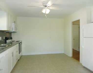 111 Isley Street - Photo Thumbnail 6