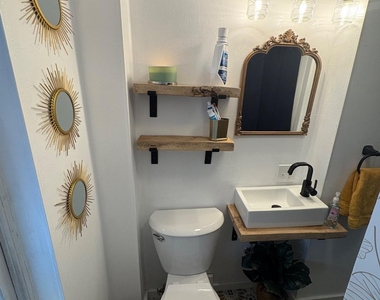 122 Fowler Avenue - Photo Thumbnail 8