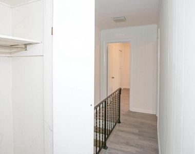 122 Fowler Avenue - Photo Thumbnail 13