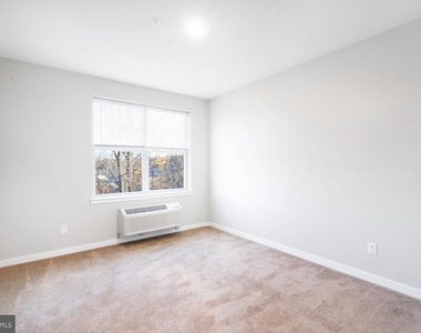 400 E Oak Avenue - Photo Thumbnail 9