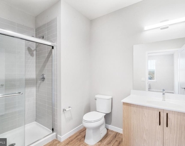400 E Oak Avenue - Photo Thumbnail 8