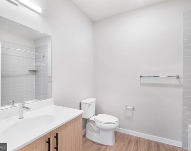 400 E Oak Avenue - Photo Thumbnail 11