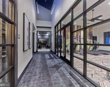 400 E Oak Avenue - Photo Thumbnail 21
