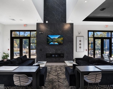400 E Oak Avenue - Photo Thumbnail 19