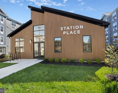 400 E Oak Avenue - Photo Thumbnail 10