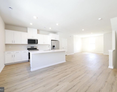 23 E Clementon Road - Photo Thumbnail 6