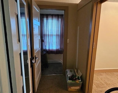 1024 N Pearl Street - Photo Thumbnail 2
