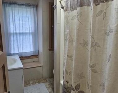 1024 N Pearl Street - Photo Thumbnail 8