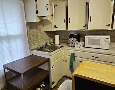 1024 N Pearl Street - Photo Thumbnail 7