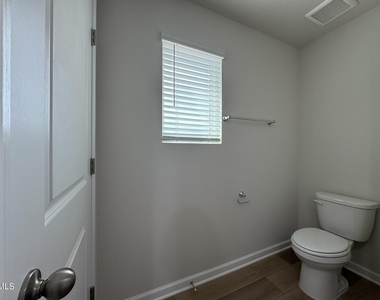 101 Klamath Drive - Photo Thumbnail 20