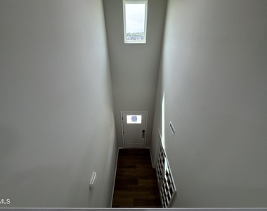101 Klamath Drive - Photo Thumbnail 28