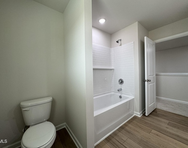 101 Klamath Drive - Photo Thumbnail 21