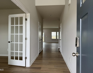 101 Klamath Drive - Photo Thumbnail 1