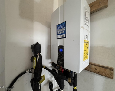 101 Klamath Drive - Photo Thumbnail 38