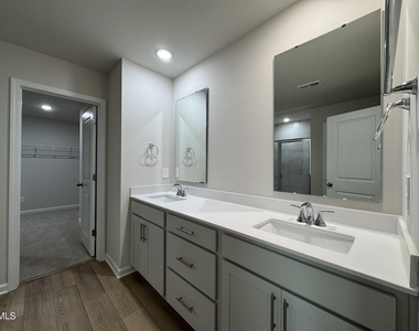 101 Klamath Drive - Photo Thumbnail 31