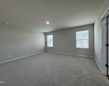 101 Klamath Drive - Photo Thumbnail 29