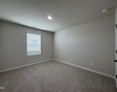 101 Klamath Drive - Photo Thumbnail 18
