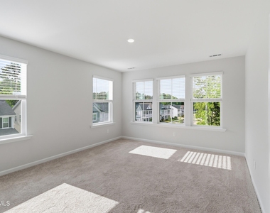 103 Frosted Iris Lane - Photo Thumbnail 11