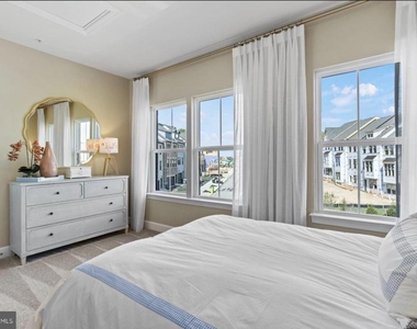 3427 Whippett Way Way - Photo Thumbnail 12