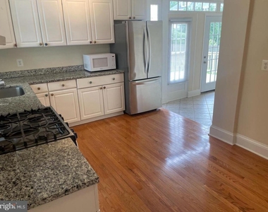 4605 Davidson Drive - Photo Thumbnail 4