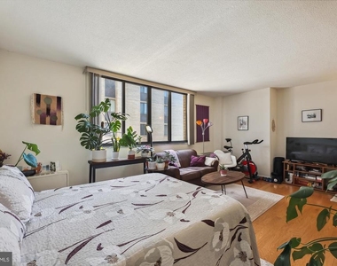 4242 East-west Highway - Photo Thumbnail 10
