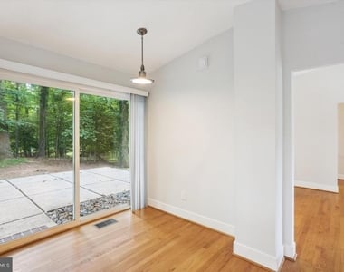8206 Stone Trail Drive - Photo Thumbnail 10